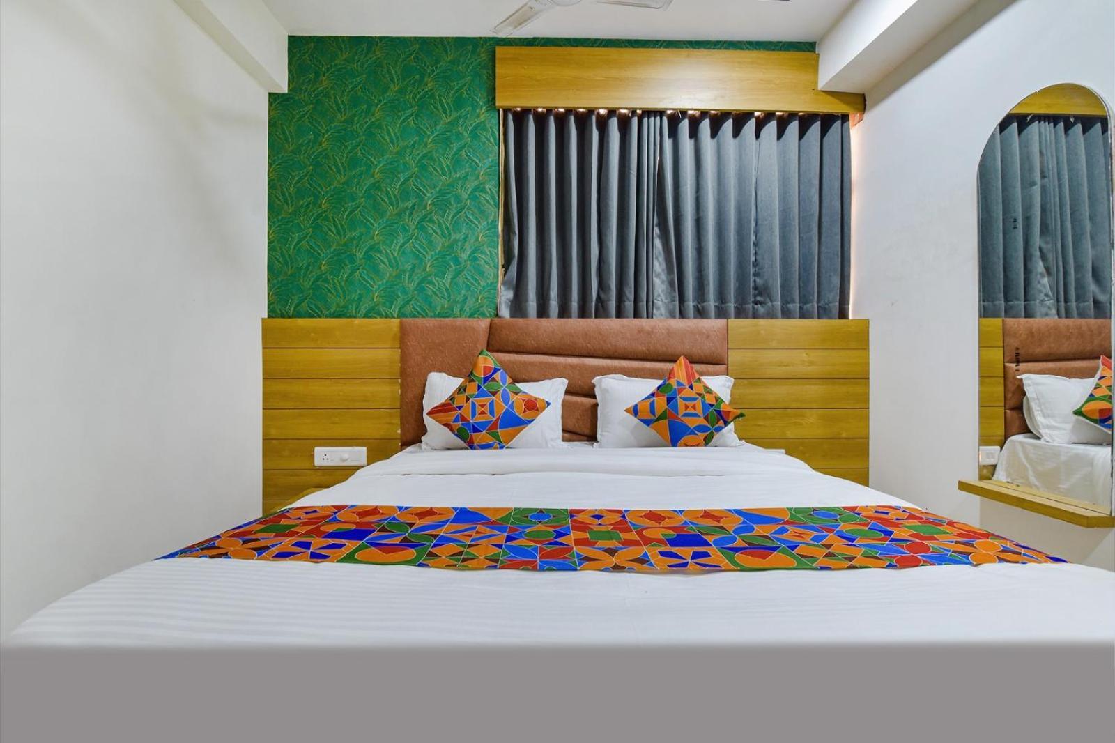 Hotel Green Tree Ahmedabad Exterior foto
