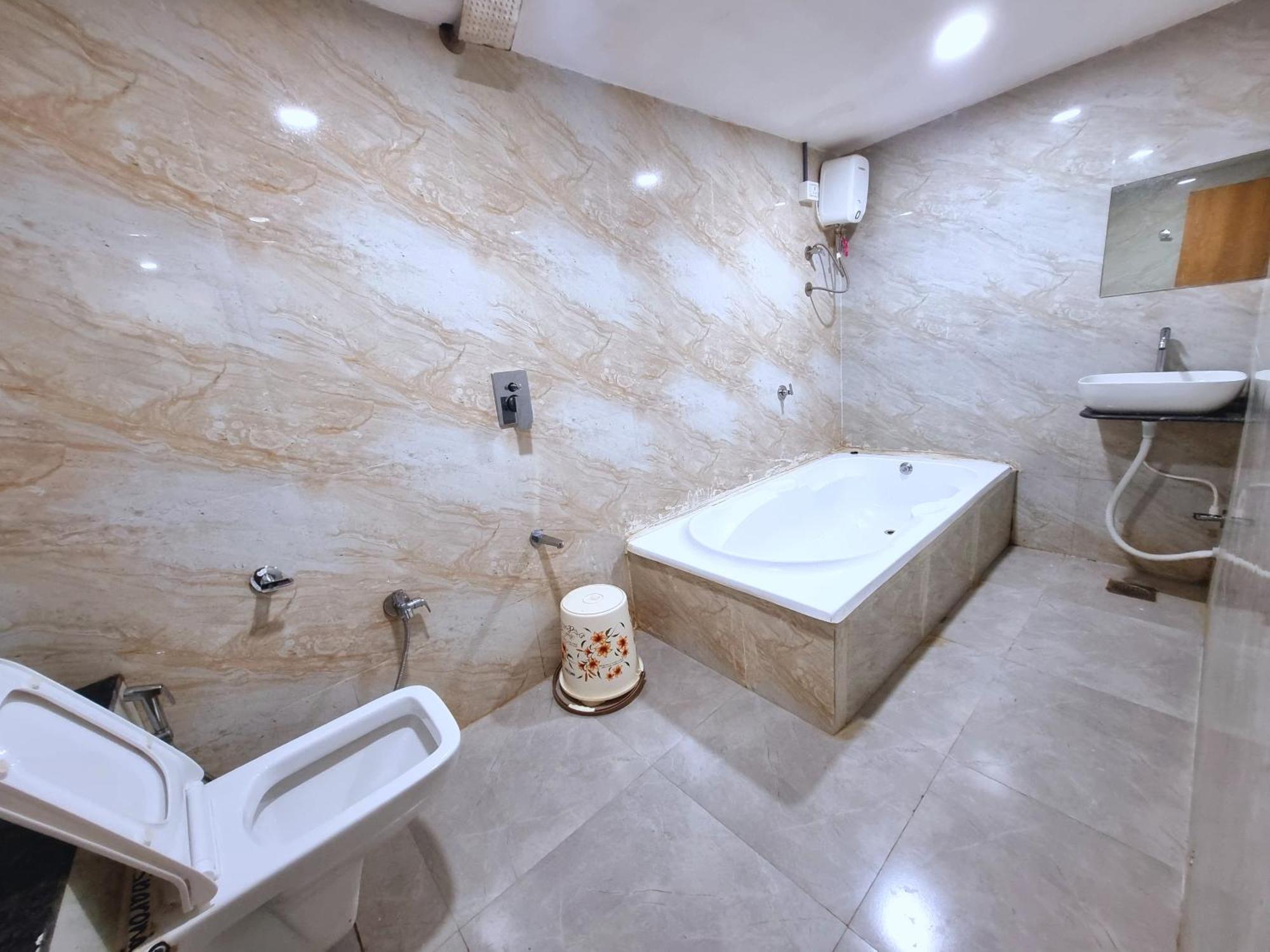 Hotel Green Tree Ahmedabad Exterior foto