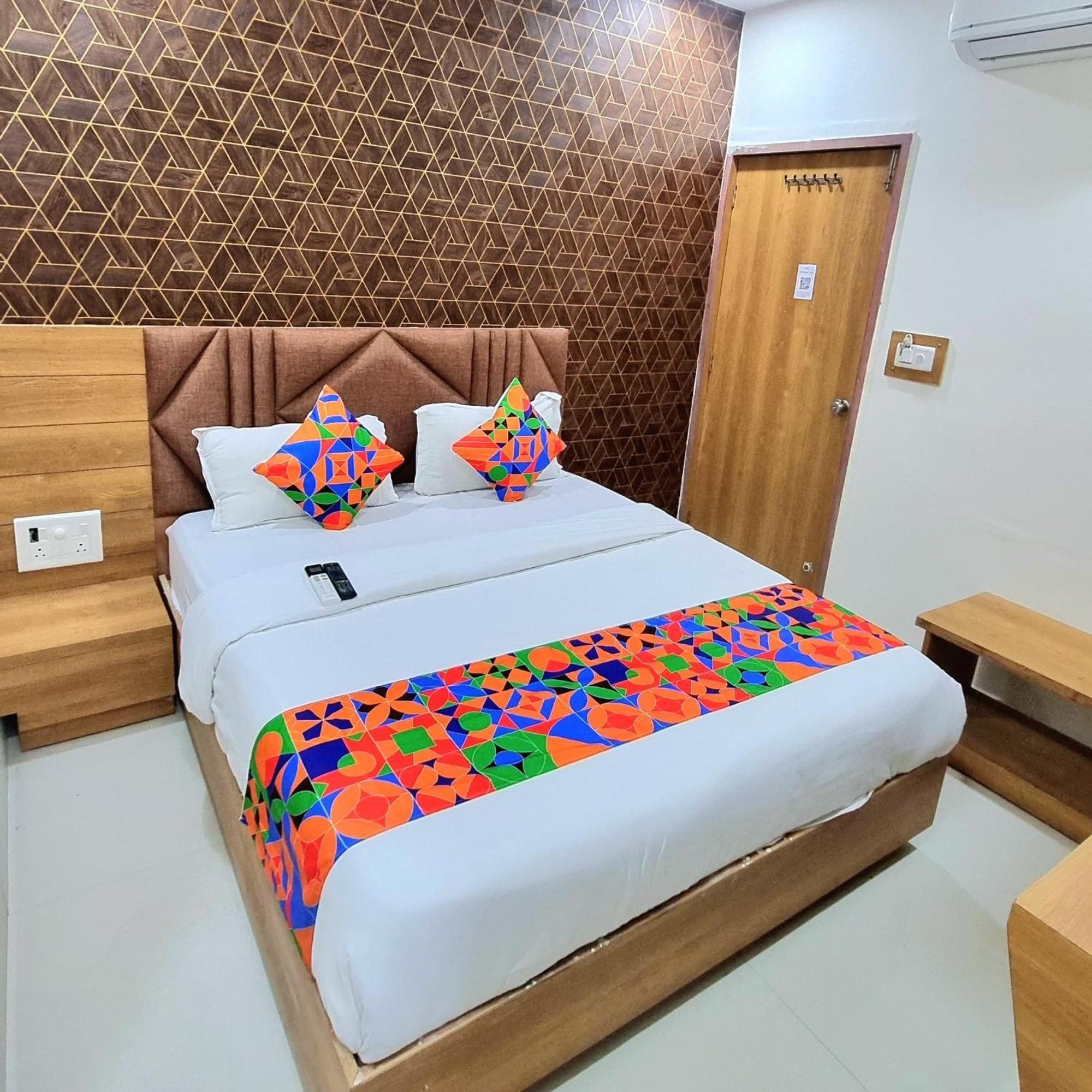 Hotel Green Tree Ahmedabad Exterior foto